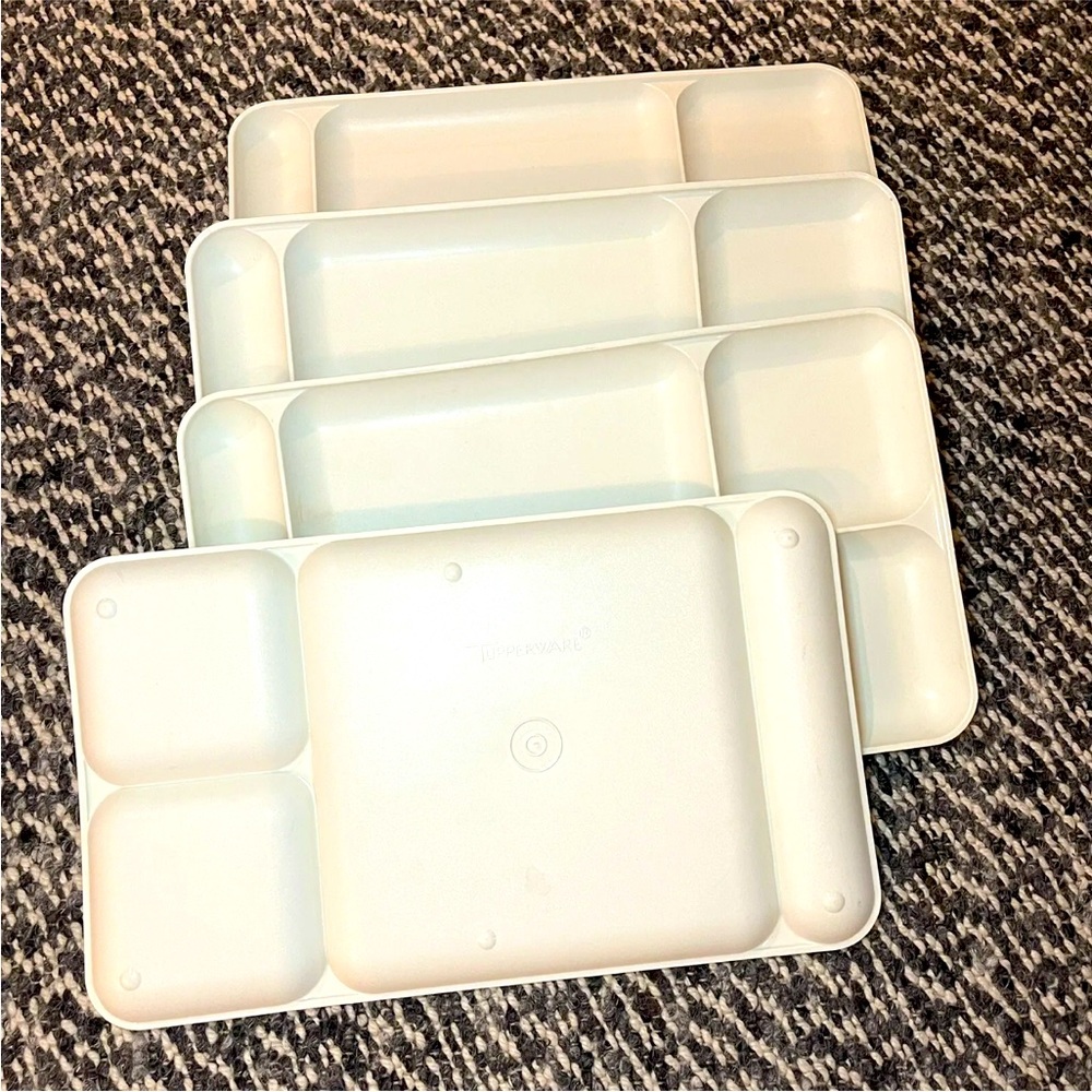 Tupperware: Set of 4 Dining Divided Lunch Trays